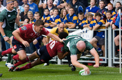 Jackman scoring for Leinster (wearing green!) against the Reds in 2008. (c) Paul Walsh.